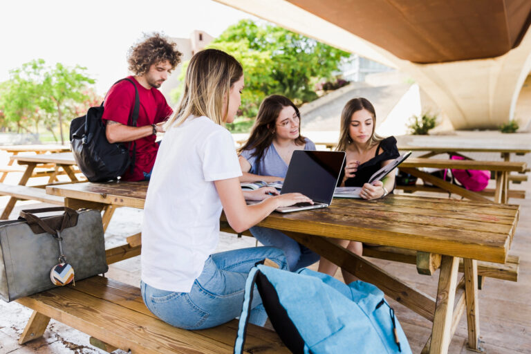 O papel das práticas presenciais em cursos de ensino à distância